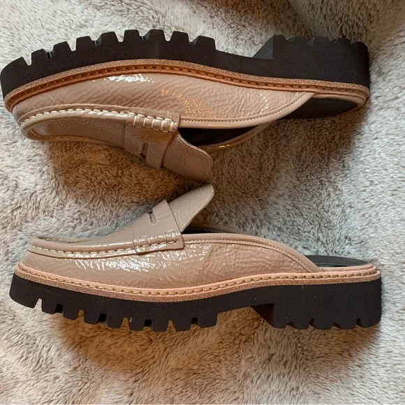 NIB Donald Pliner Hillie Lug Sole Loafer in Tan Mushroom Crinkle Patent 8 - Picture 6 of 10